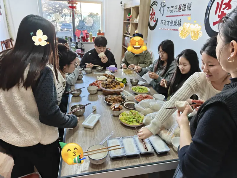 Спонтанний обід створює міцні офісні стосунки